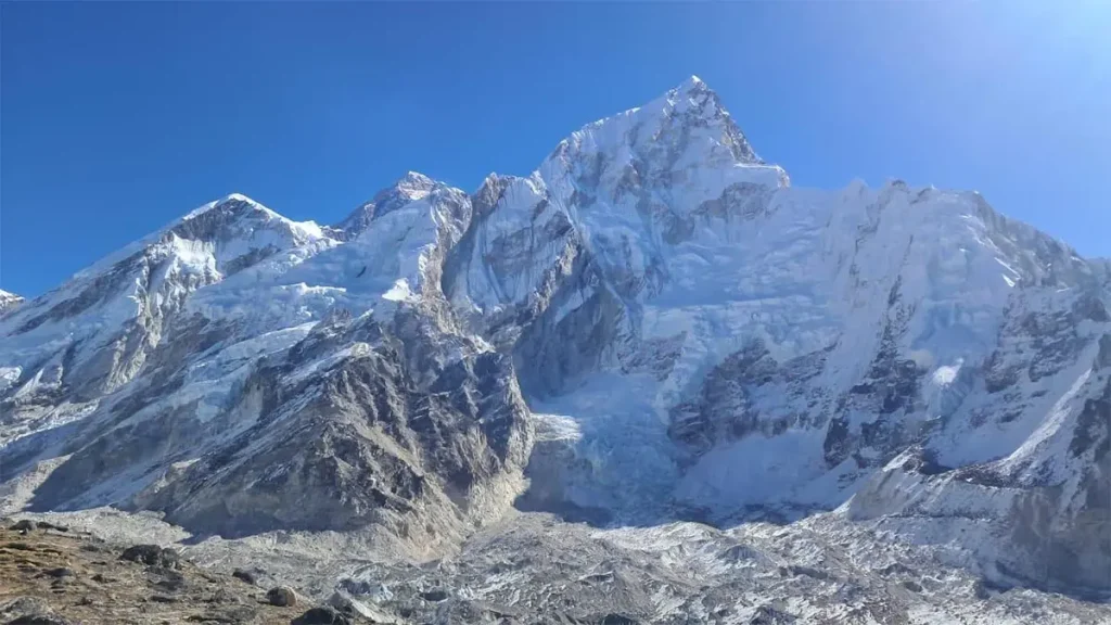 Manaslu vs Everest Base Camp Trek