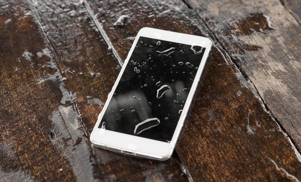 Can a Water-Damaged Phone Still Be Repaired